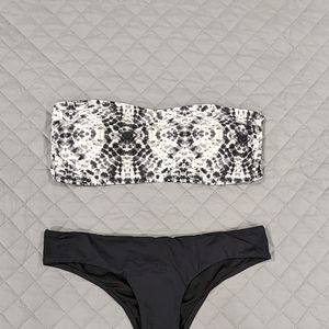 NWT HOLLISTER Bandeau Bikini Top Strappy Back Size Large